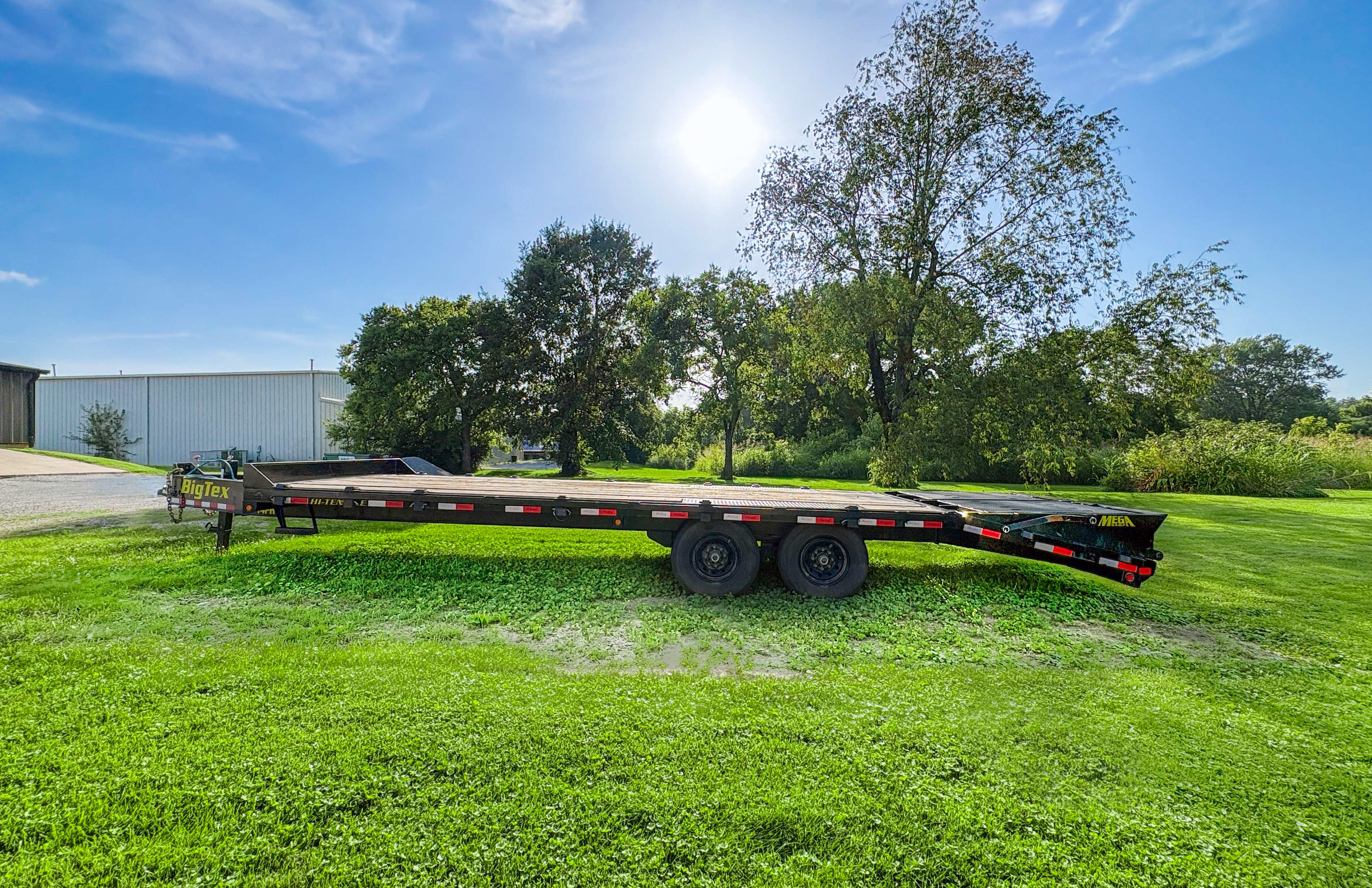 Deckover & Flatbed Trailers for rent in Louisville, KY